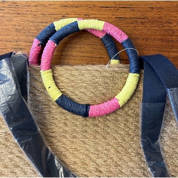 NWT Gap Straw Woven Bag with Multicolor Striped Handles Crossbody Bag Purse - Picture 3 of 6